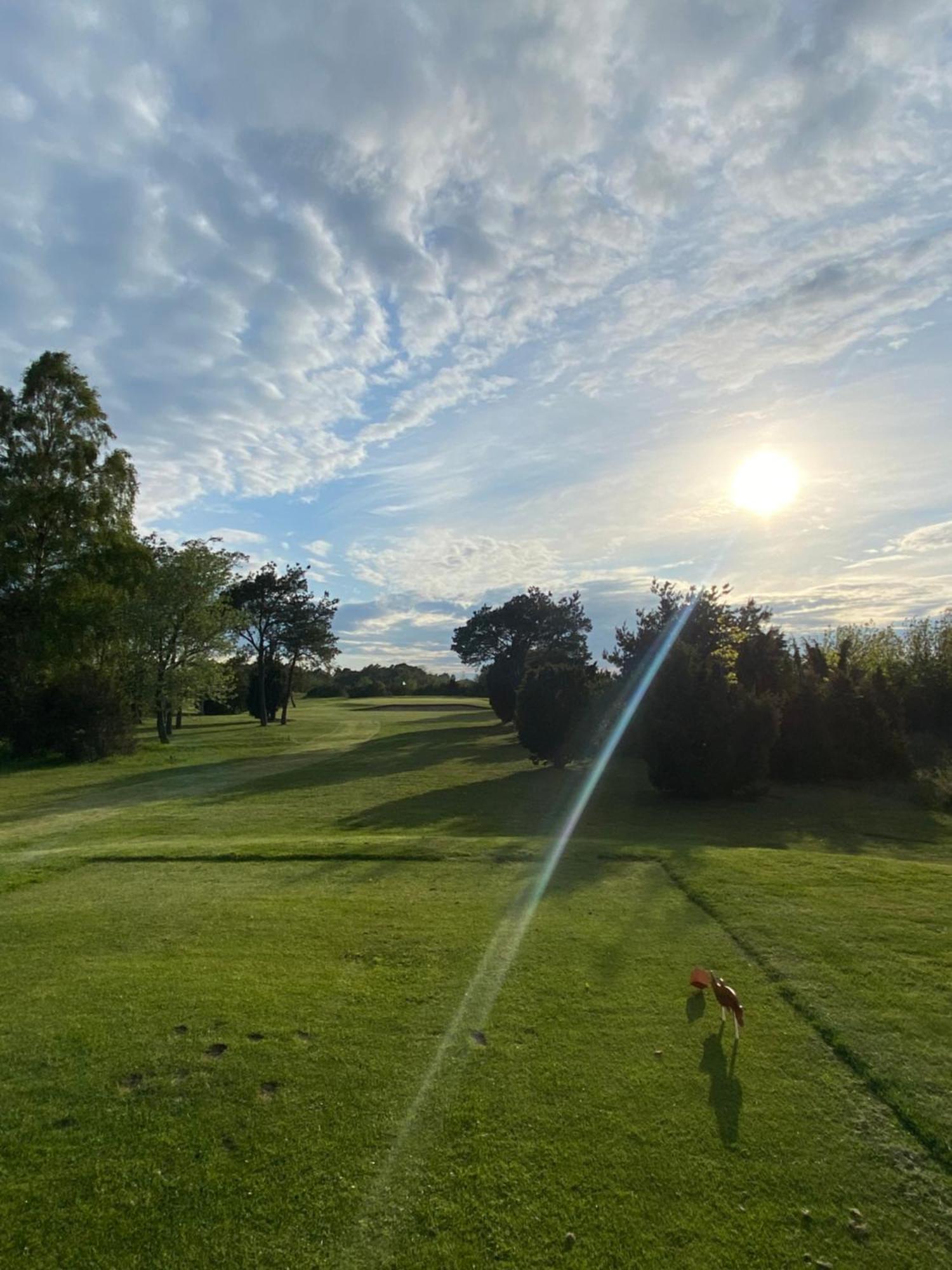 מלון Ljugarn Naer Golfklubb Stugbyn מראה חיצוני תמונה